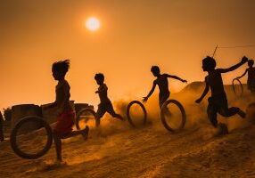 children-gf4f499120_1920